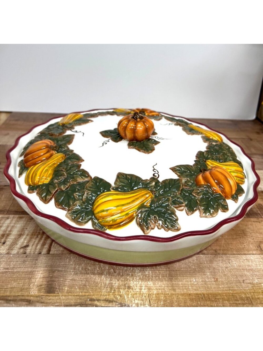 Hand-Painted Ceramic Pumpkin Gourd Covered Pie Dish With Scalloped Edge Autumn